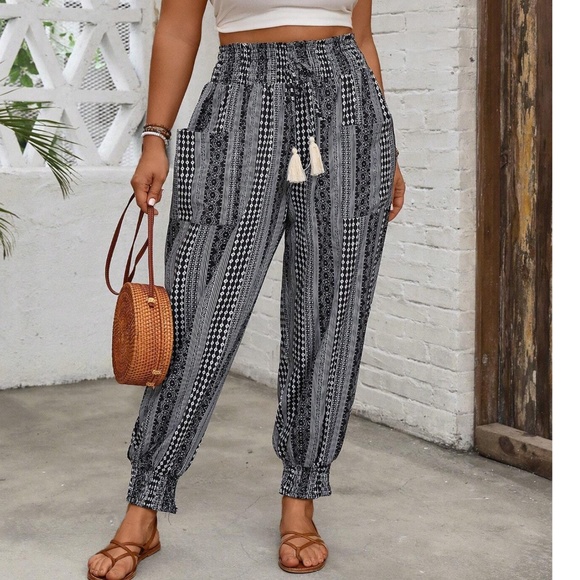 Boho Black Geo Print Stretch Waist Joggers - Picture 1 of 6